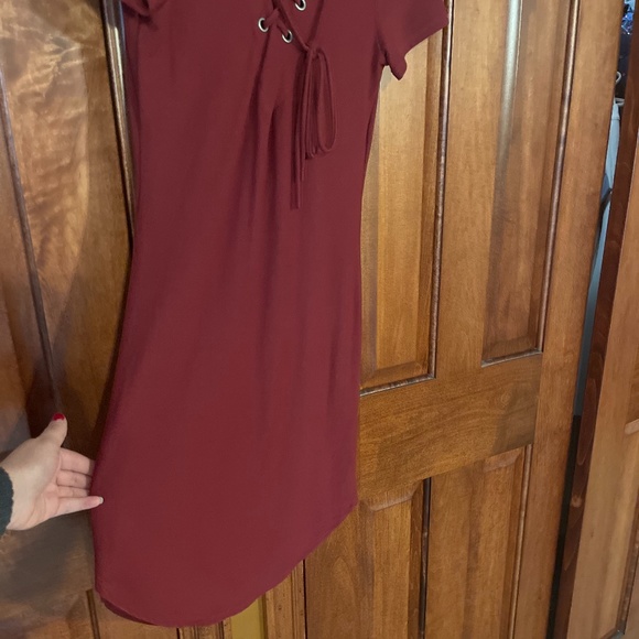 Fitted and flirty red dress to highlight your figure ✨🤩 - Picture 4 of 7